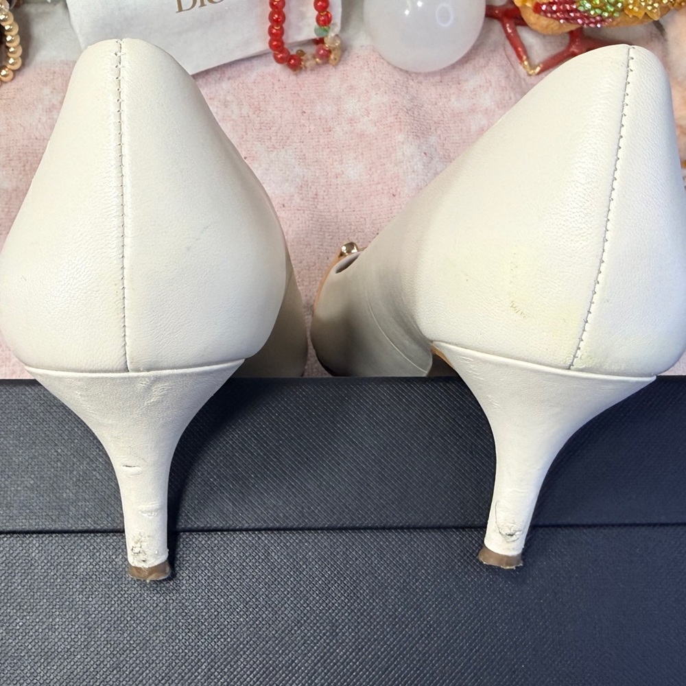 Coach Lauri Pointed Toe Pumps - Picture 5 of 11